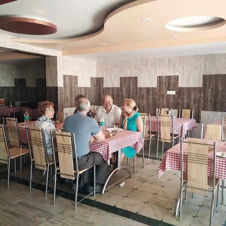 Hotel Jaysanthi Утакаманд Экстерьер фото