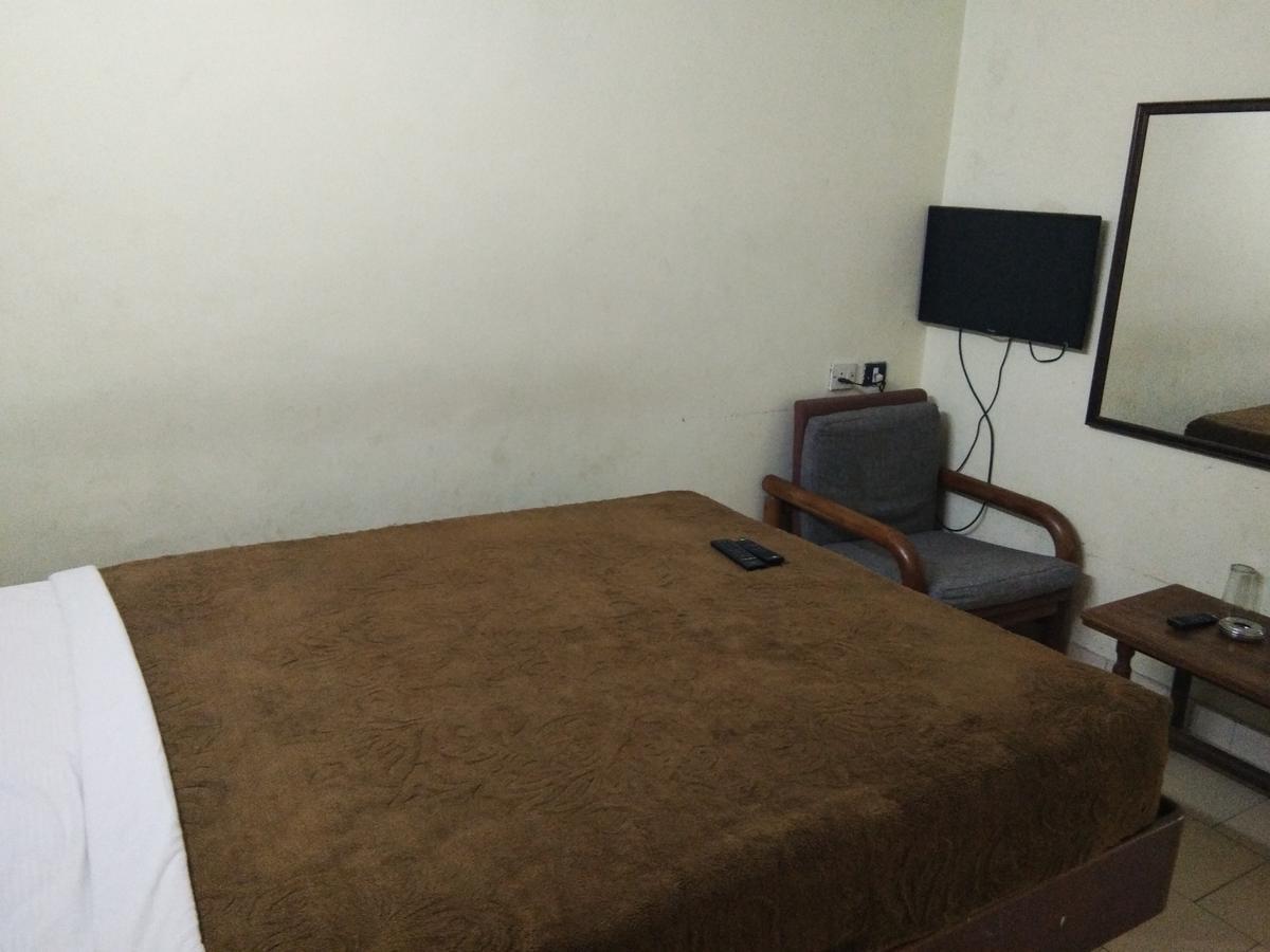 Hotel Jaysanthi Утакаманд Экстерьер фото